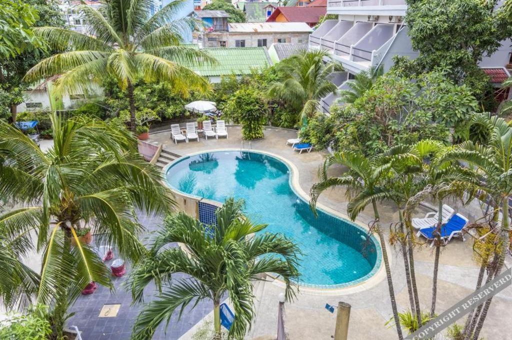 Baan Lukkan Patong Resort Phuket Екстериор снимка