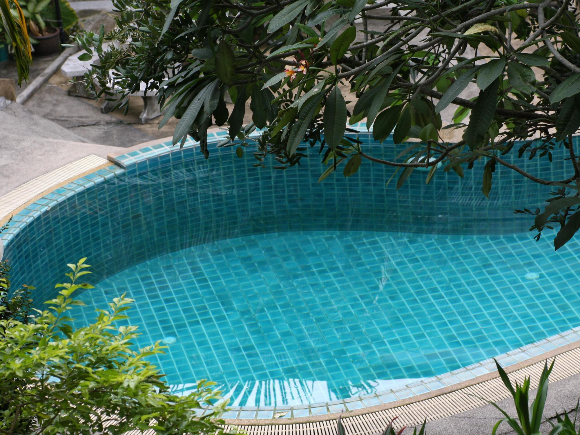 Baan Lukkan Patong Resort Phuket Екстериор снимка