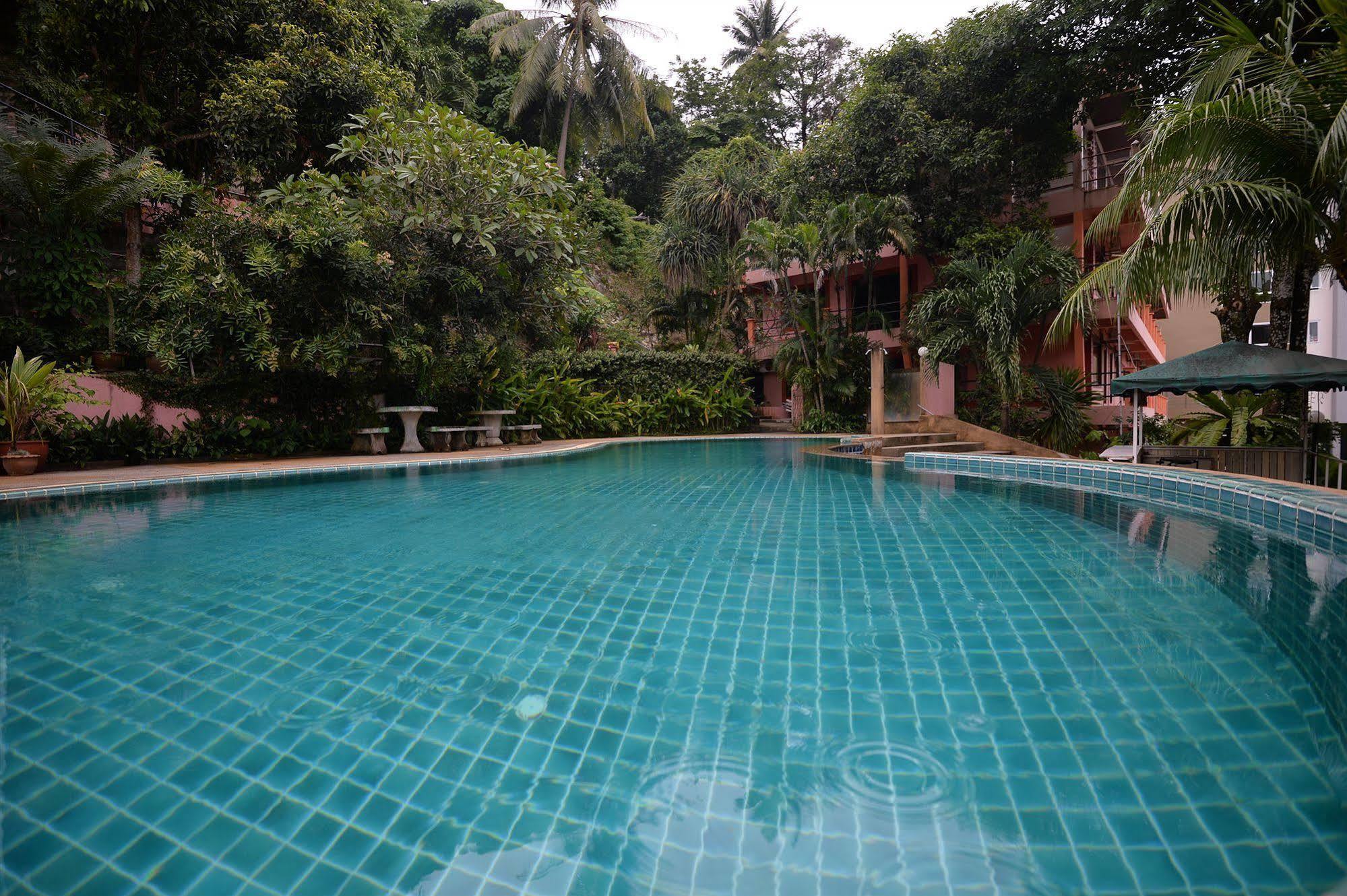 Baan Lukkan Patong Resort Phuket Екстериор снимка